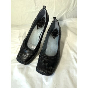 indigo by Clarks black leather square toe pump 9.5 M